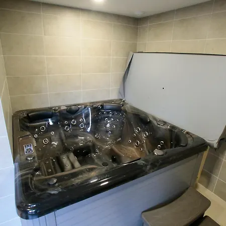 Duplex 6 Chambres, Sauna, Jacuzzi, Balcons Sud, Parking, Proche Pistes Et Golf *